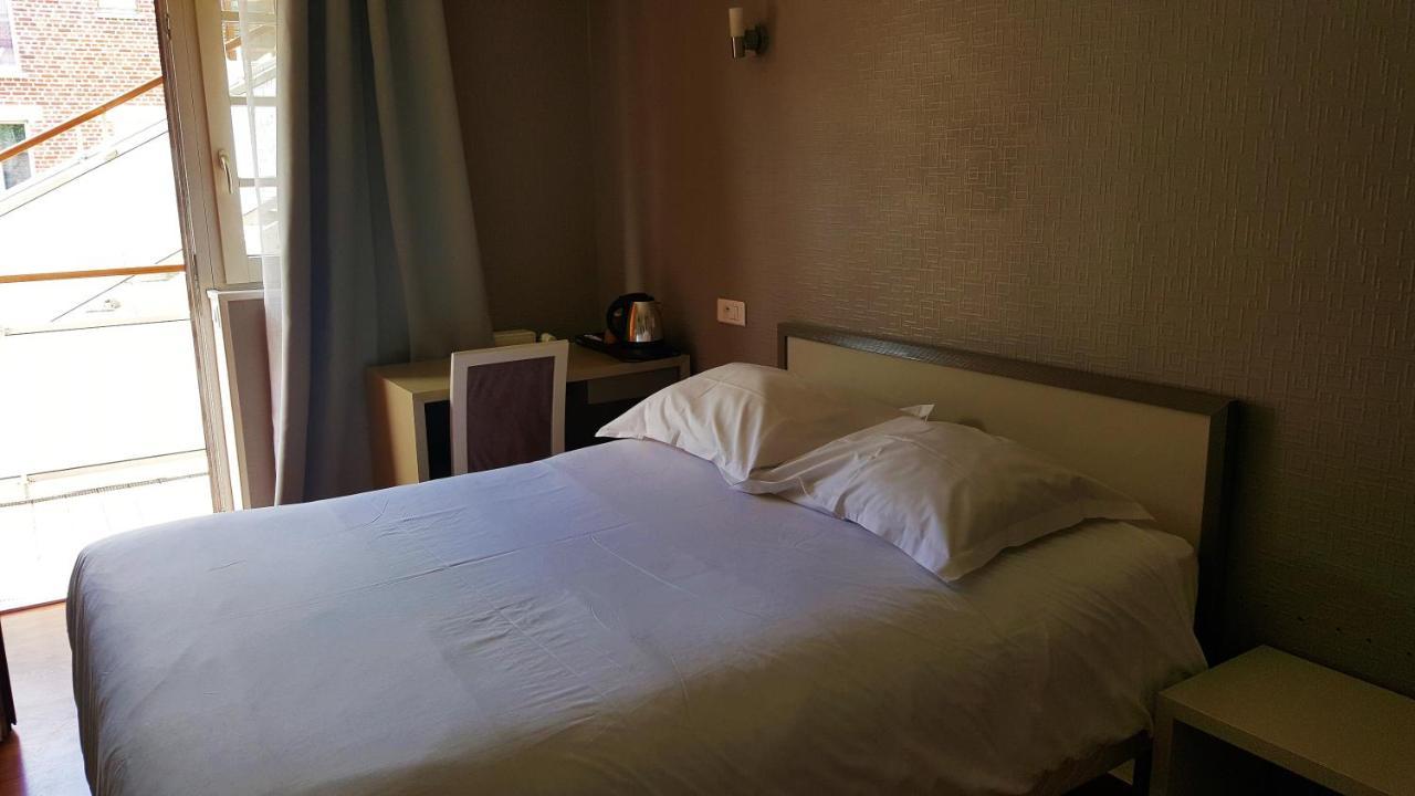 Modern'Hotel Valenciennes Luaran gambar